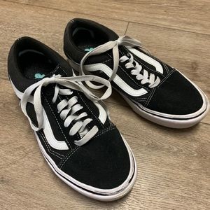 Vans Sneakers- Barely Worn!!